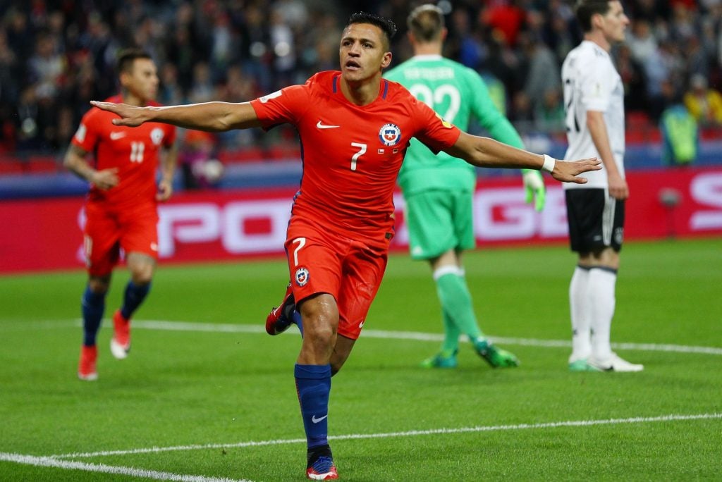 Alexis con La Roja