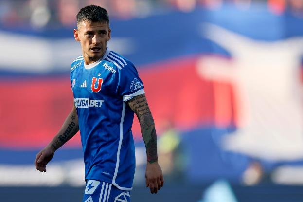 Charles Aránguiz con la camiseta de la U