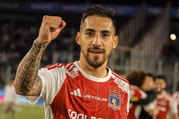 El polémico Javiero Cocó Correa celebrando para la cámara