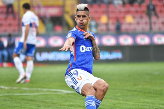Leandro Fernández celebrando un gol