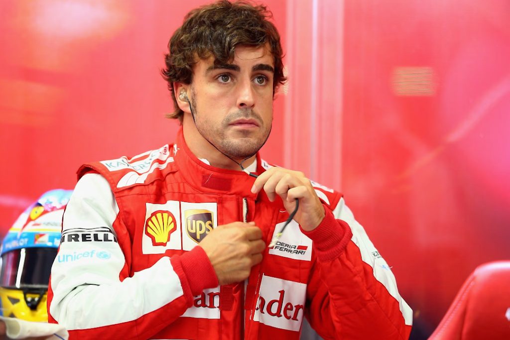 Un joven Fernando Alonso en uniforme de Ferrari
