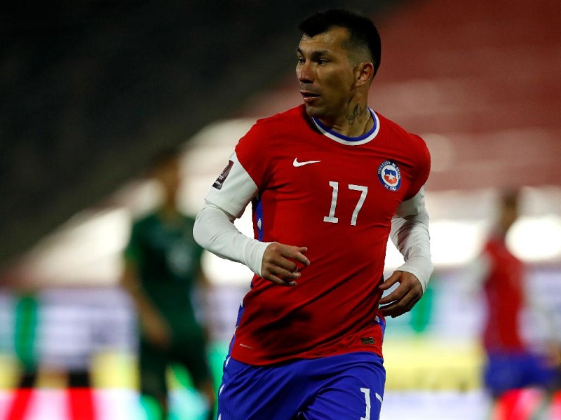 El Pitbull Medel, el segundo jugador con más partidos de selección