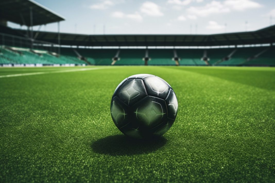 Balón en un campo de fútbol