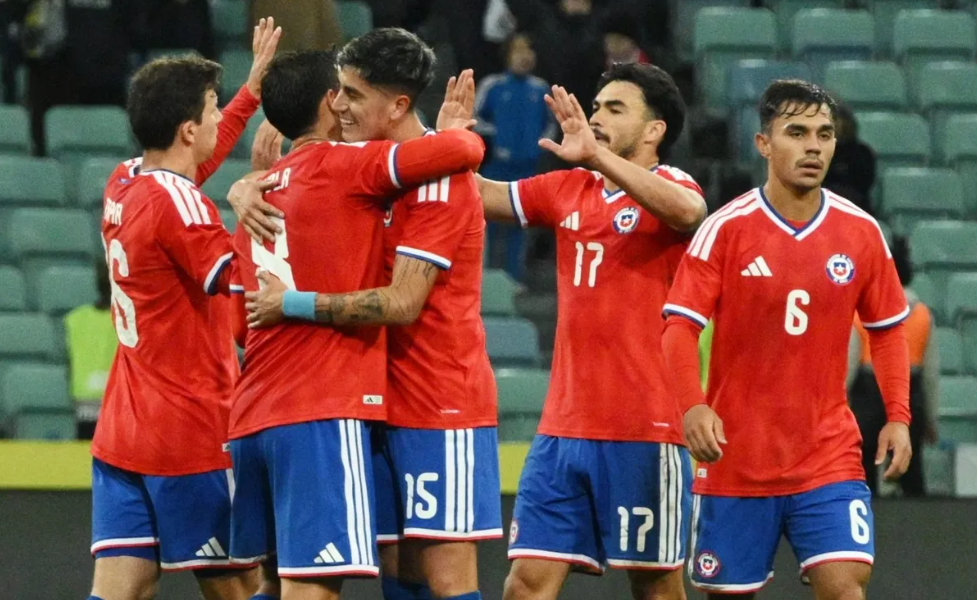 La roja celebrando