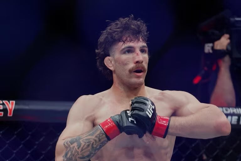 Quillan Salkilld no octógono do UFC